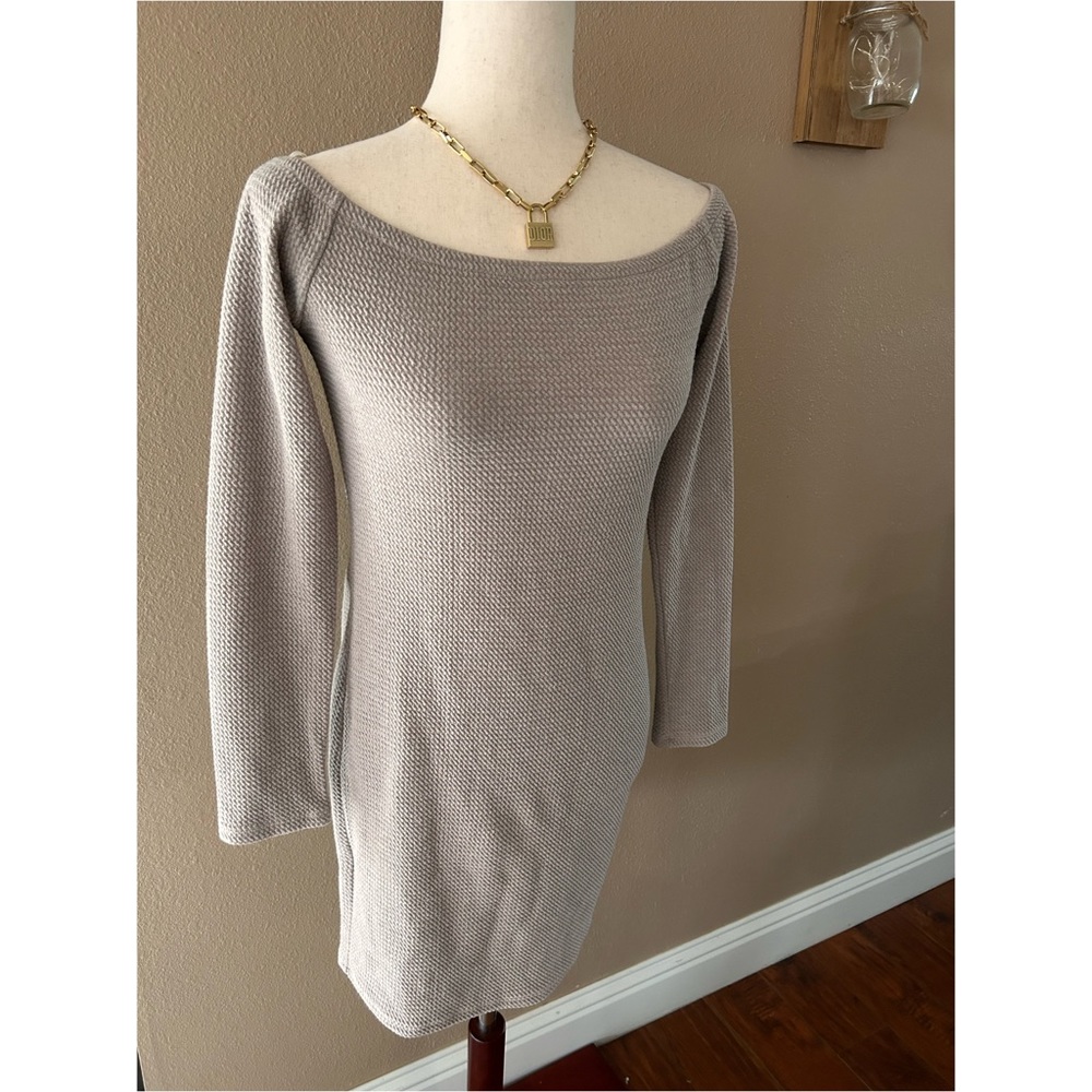 Off the shoulder taupe dress - Picture 2 of 2